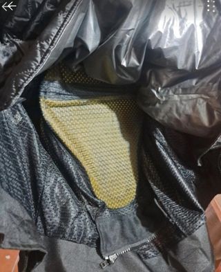 Cazadora moto verano negra.
Marca Reissa.