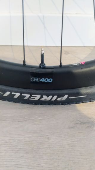 Ruedas carbono gravel Pirelli