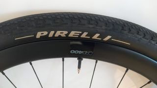 Ruedas carbono gravel Pirelli