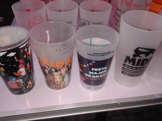 Lote 57 Vasos Publicitarios