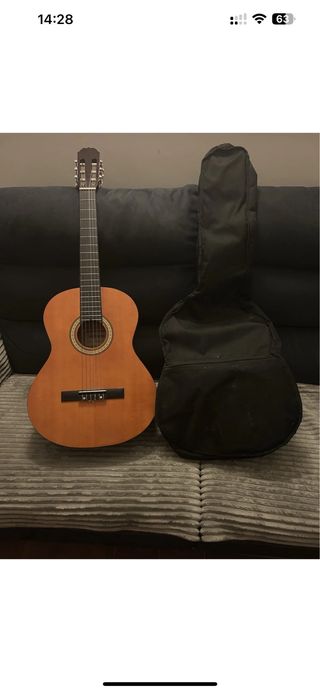 Chitarra classica con custodia