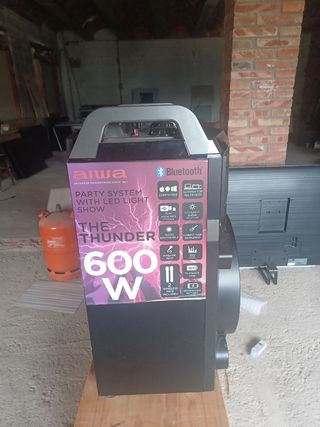 Altavoz Aiwa potente