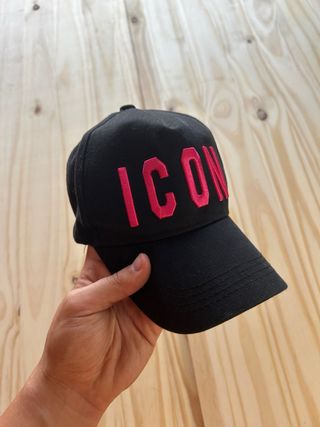 Gorra Dsquared2 negra y rosa