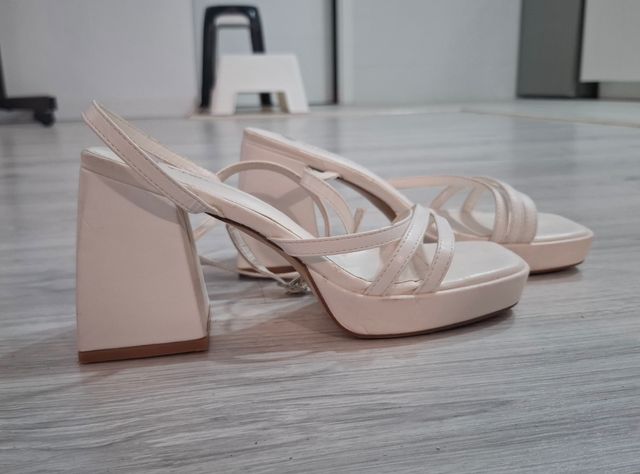 Sandalias blancas Stephan con plataforma