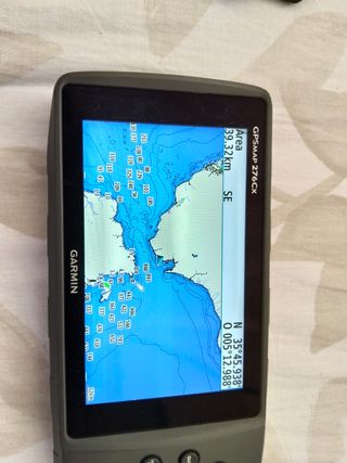 GPS Garmin 276Cx - GPSMAP  tiene cargador  