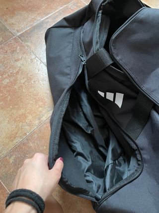 Bolso deportivo Adidas negro