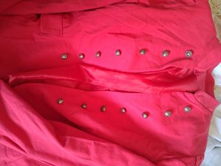 Chaqueta roja sin usar