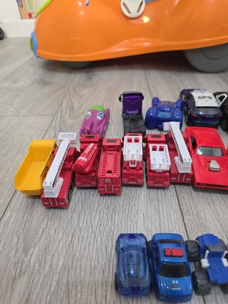 Más de 30 Coches y camiones de juguete