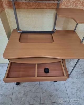 Scrivania PC legno chiaro