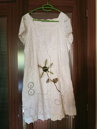 Vestido blanco bordado