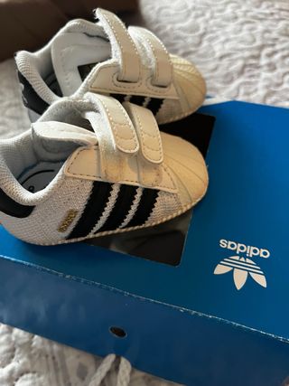 Zapatillas Adidas Superstar bebé talla 16