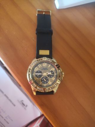 Reloj Guess dorado