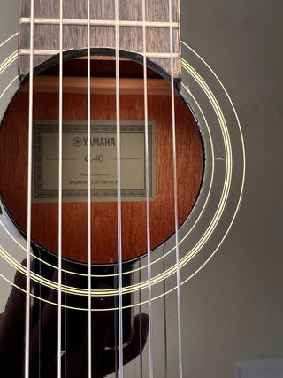 Guitarra clásica Yamaha C40 negra