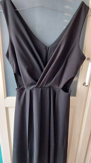 Vestido negro largo, abertura lateral