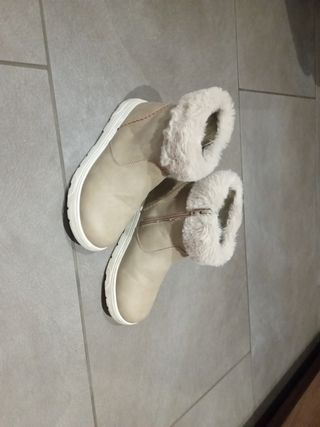 Botas niña beige talla 33