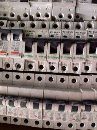 Interruptores magnetotérmicos  6A 10A 15A 16A 20A