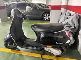 Vespa LX 50cc 2T negra
