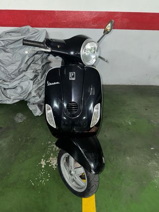 Vespa LX 50cc 2T negra