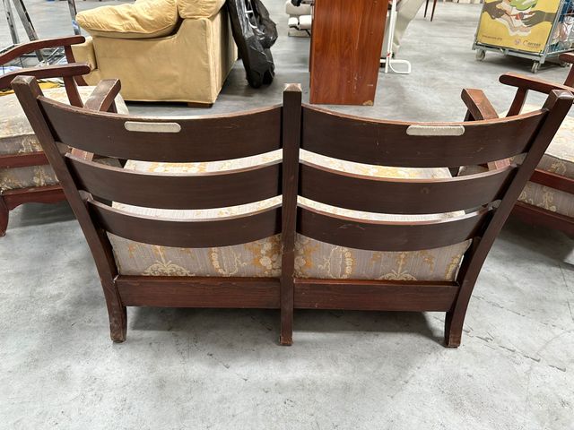 Sofá y sillones vintage de madera