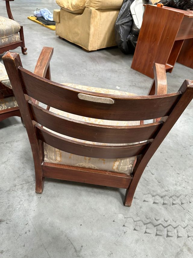 Sofá y sillones vintage de madera