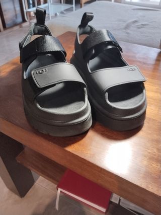 Sandalias UGG negras, talla 38