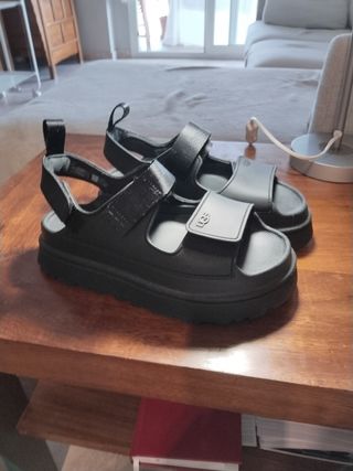 Sandalias UGG negras, talla 38