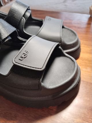 Sandalias UGG negras, talla 38