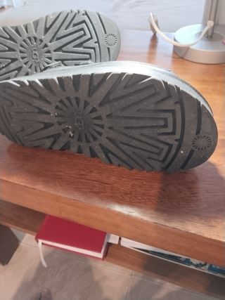 Sandalias UGG negras, talla 38
