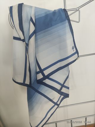 Pañuelo  azul y blanco