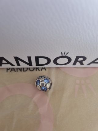 Charm Pandora fútbol azul