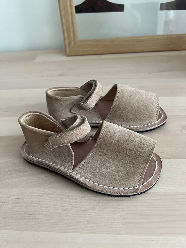 Sandalias menorquinas ante beige 24