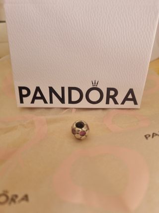 Charm Pandora fútbol rojo