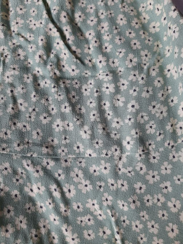 Falda flores verde-blanca Pull and Bear - M