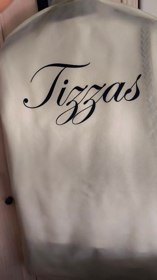 Traje de comunión blanco y dorado