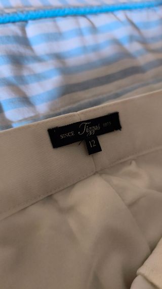 Traje de comunión blanco y dorado