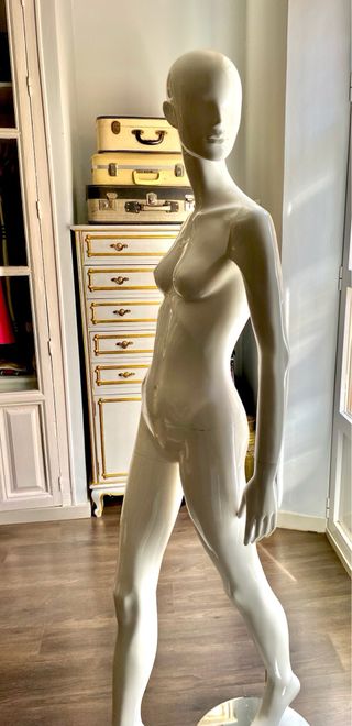 Dos maniquíes mujer.