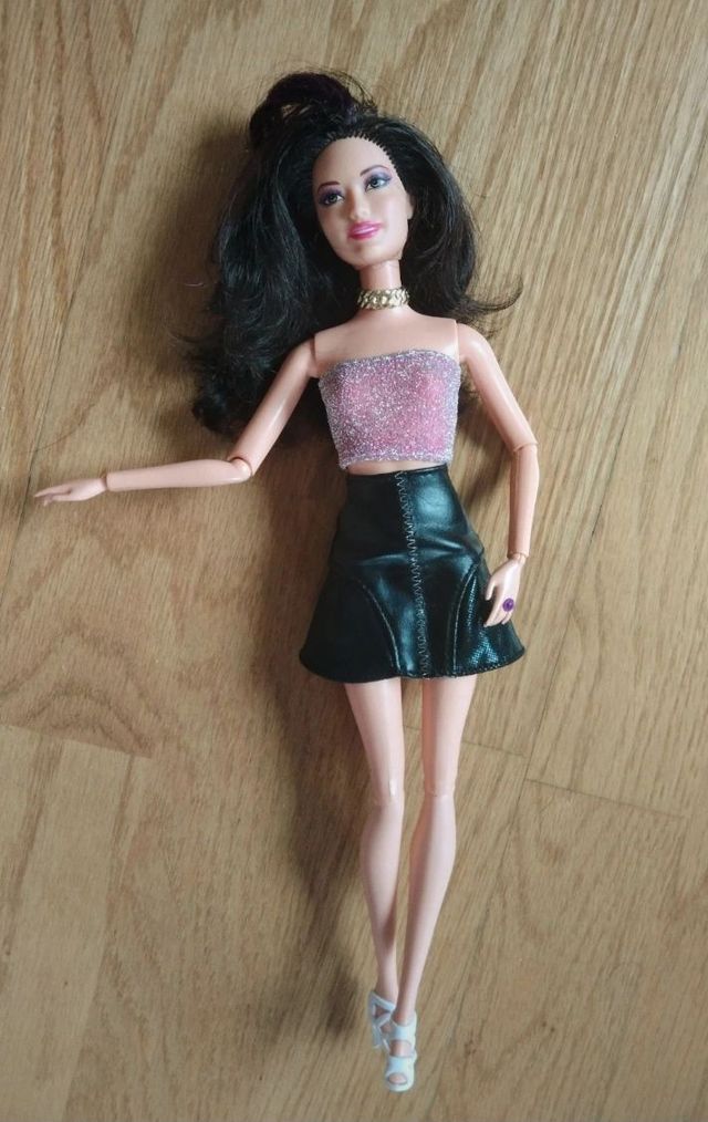 Muñeca Barbie Raquel 2009