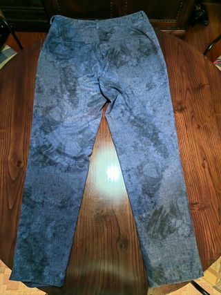 Pantalón Zara azul estampado