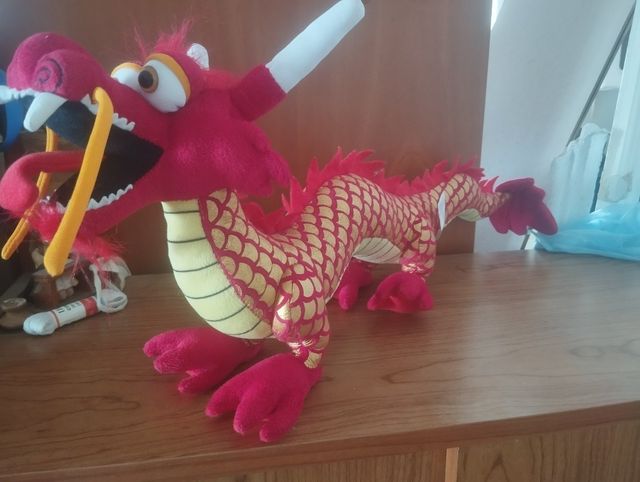 Dragón de peluche Mulan