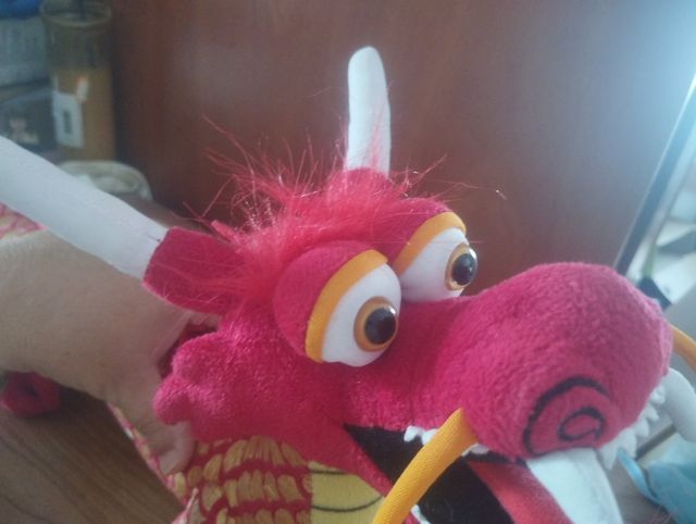 Dragón de peluche Mulan