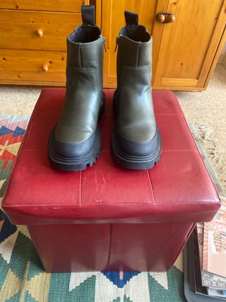 Botas Zara - Verde Oliva - 36. 
no se hacen envíos