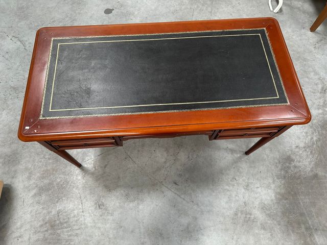 Escritorio madera y cuero