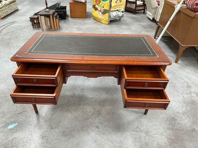 Escritorio madera y cuero