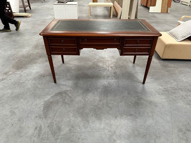 Escritorio madera y cuero