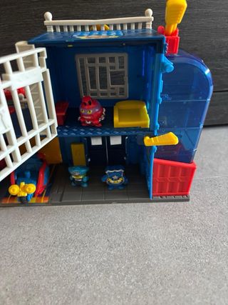 Comisaría Superzings