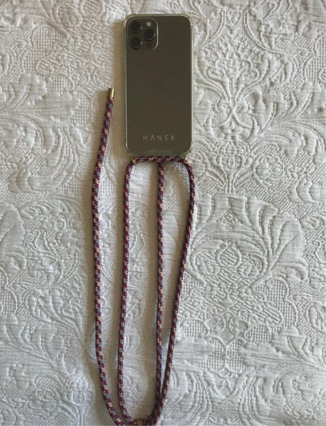 Funda iPhone 12 Pro Max con cordón