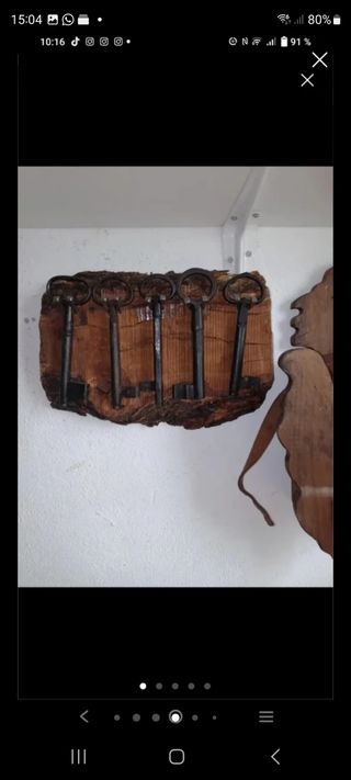 Chiavi antiche in ferro battuto - Appendino in legno
