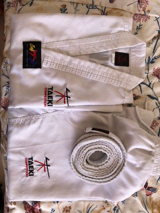 Uniforme Taekwondo TAEKI blanco talla 5 (150cm)