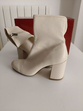 Botines Bershka beige