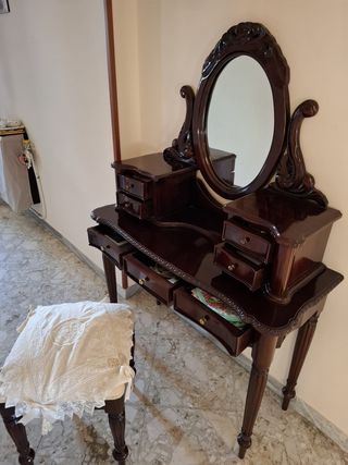 Toilette antica in legno